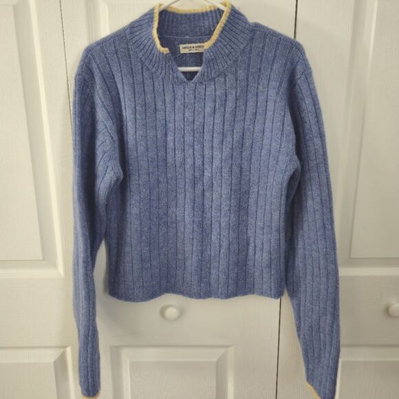 American Outfitters Blue Sweater Women's Size Large 70% Lambswool 30% Acrylic - Picture 1 of 4